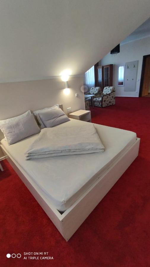 Bra Haus Hotel Branev Eksteriør billede