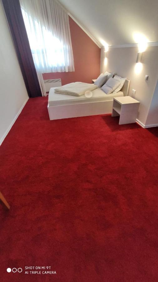 Bra Haus Hotel Branev Eksteriør billede